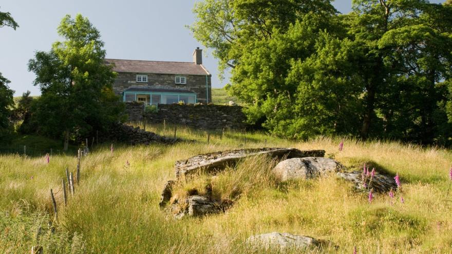 Dyffryn Mymbyr Farm House