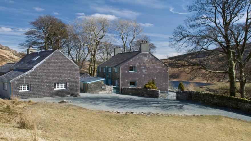 Dyffryn Mymbyr Farm House