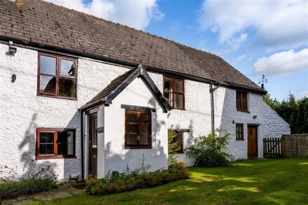 Dyffryn Cottage