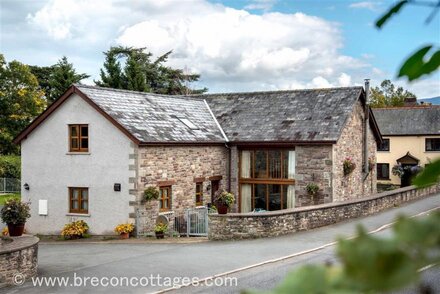 Llys Faen