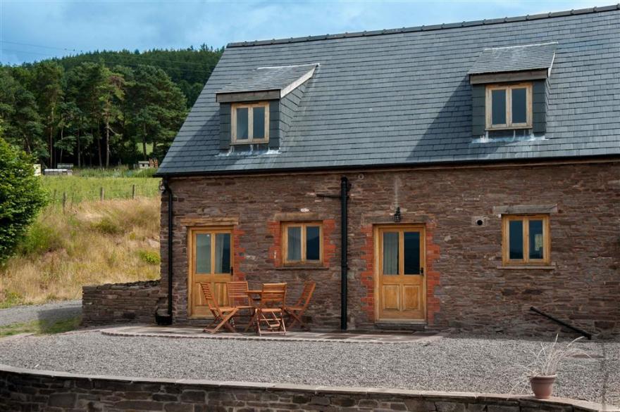Cynfin Old House