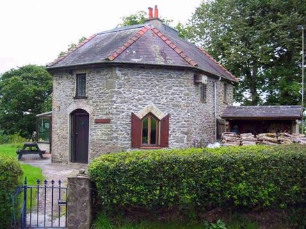 Round Lodge