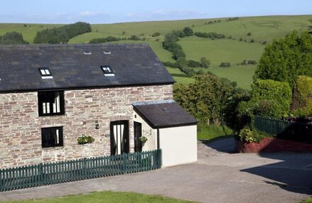 Barley Store Llanilid Un