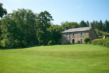 Forest Lodge Farmhouse