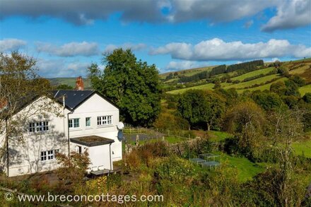 Onnen Fawr Farmhouse