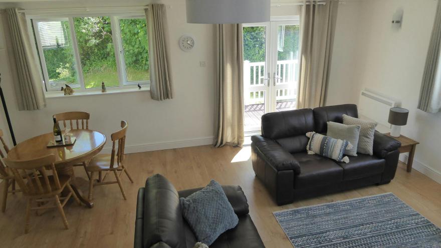 No.3 Tenby Lodge