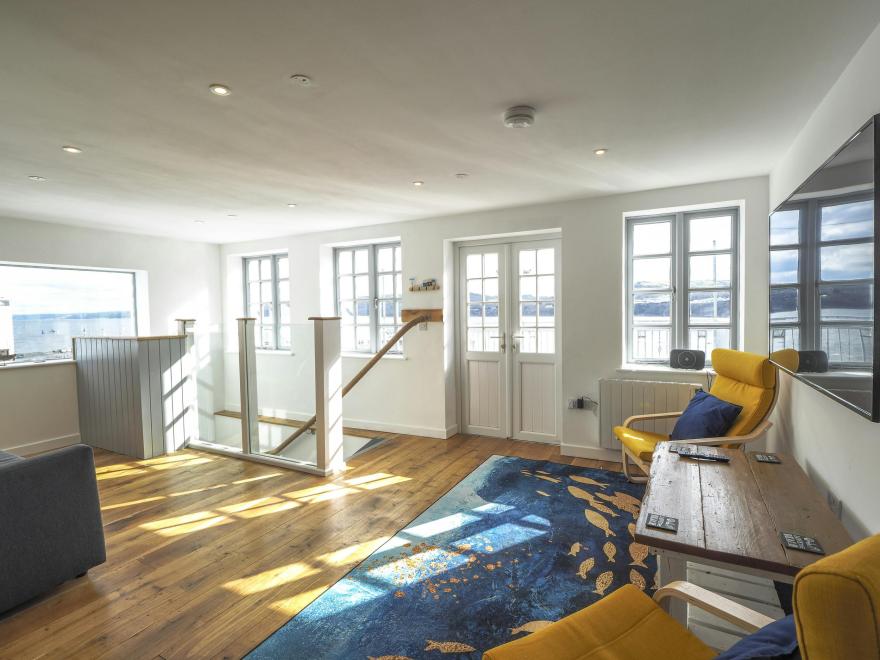 Harbour Lights Apartment