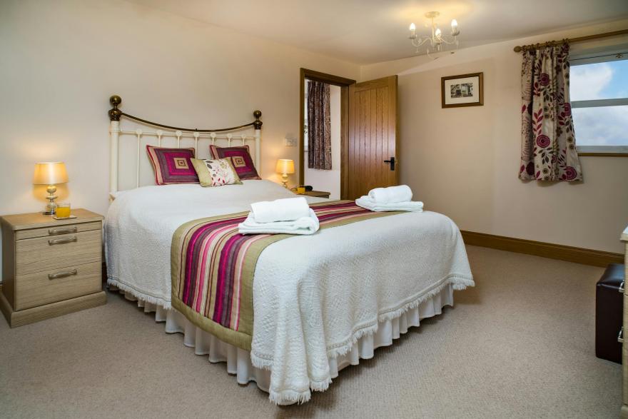 Hirwaun Cottage