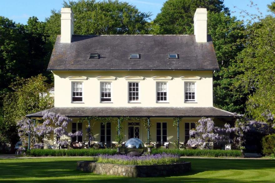 Plas Efailnewydd