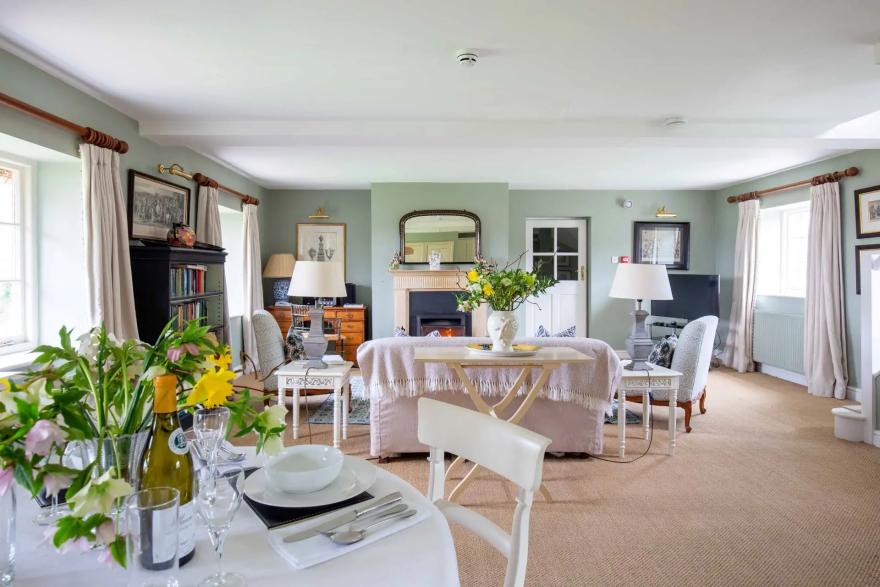 Byron Cottage