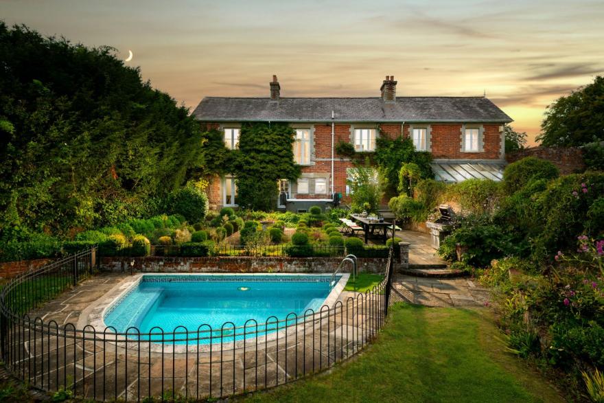 The Victorian Manor
