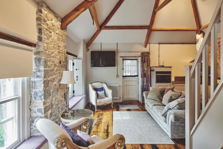 Hollyhock Cottage