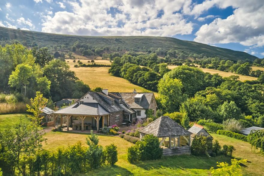 Ridge Farmhouse