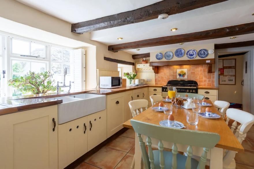 Thatch Corner