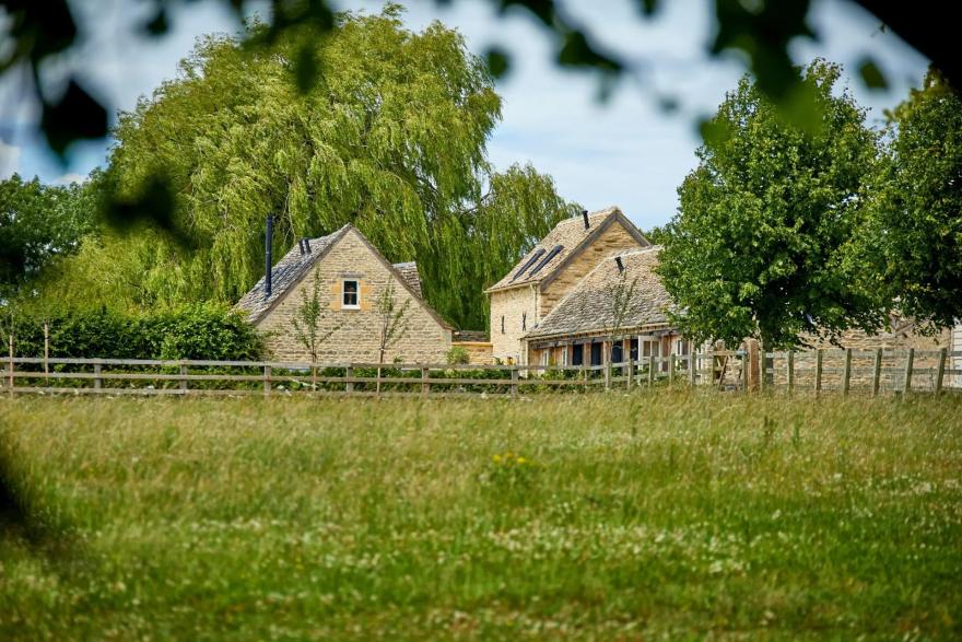 The Barns at Ampneyfield