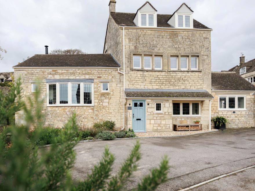 The Painswick Retreat