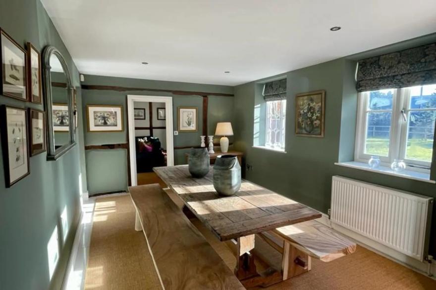 Acacia Cottage